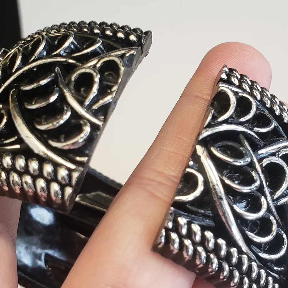Unique Silver Swirl Acrylic Light Weight Hinge Bracelet